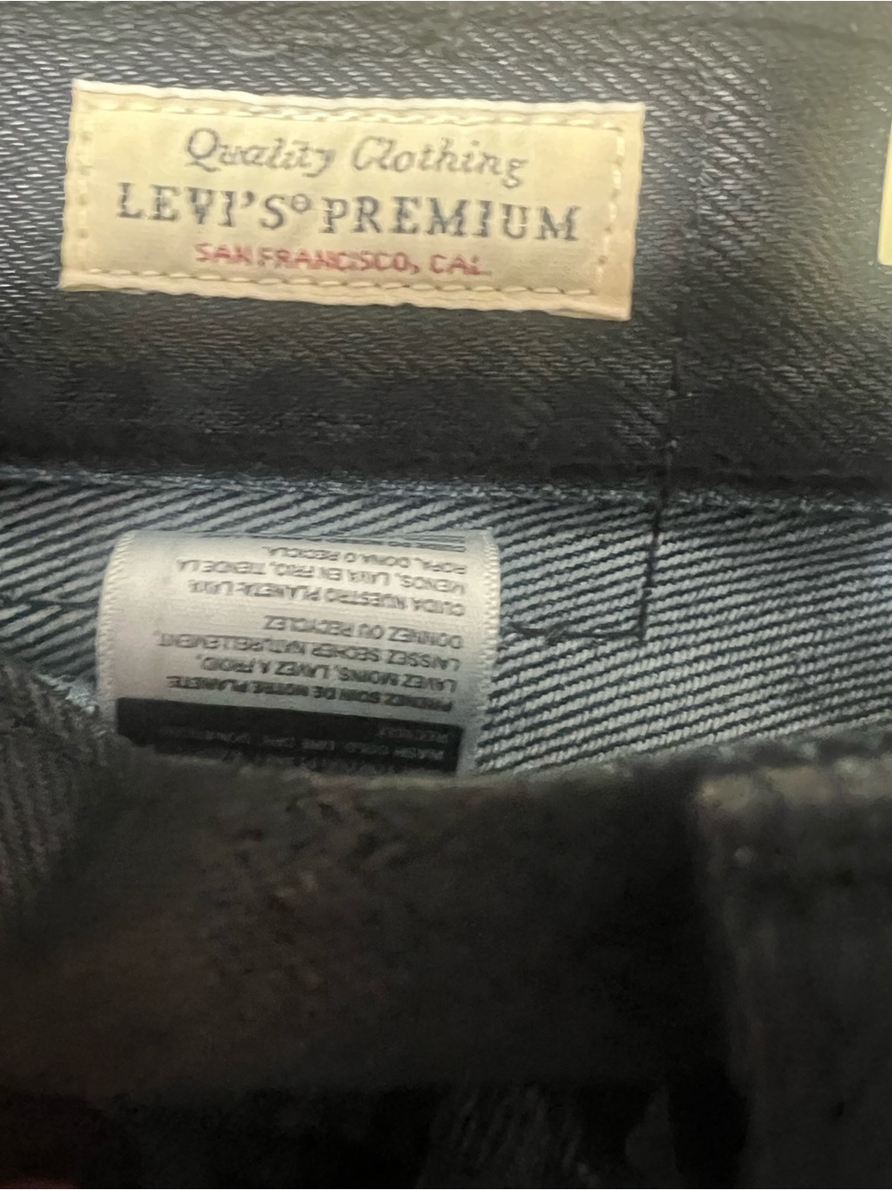 Levi’s Premium Ribcage Wide Leg Black Coated Shimmer Jeans NWT 26x32 - Picture 5 of 6
